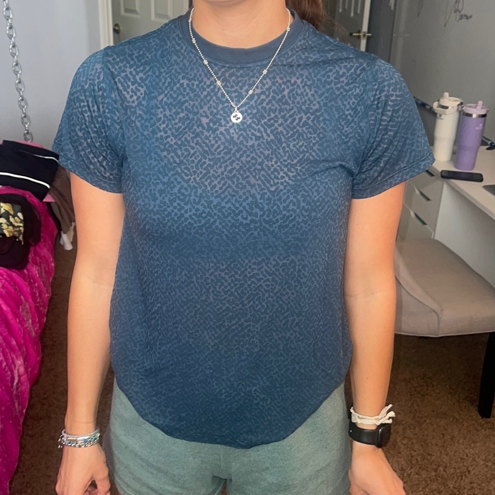 Lululemon Tee